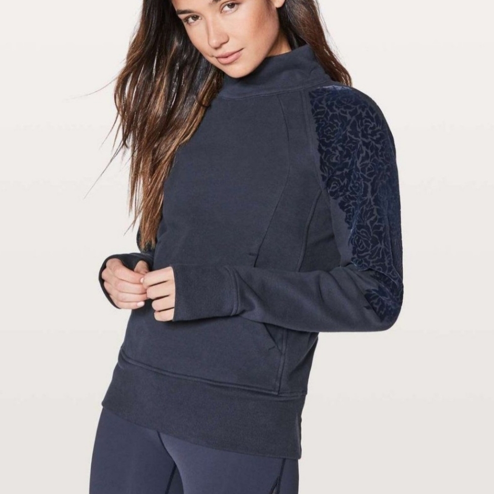 Lululemon Floral Flock Pullover velvet cotton terry 6 Yoga Goth Natural Jacquard